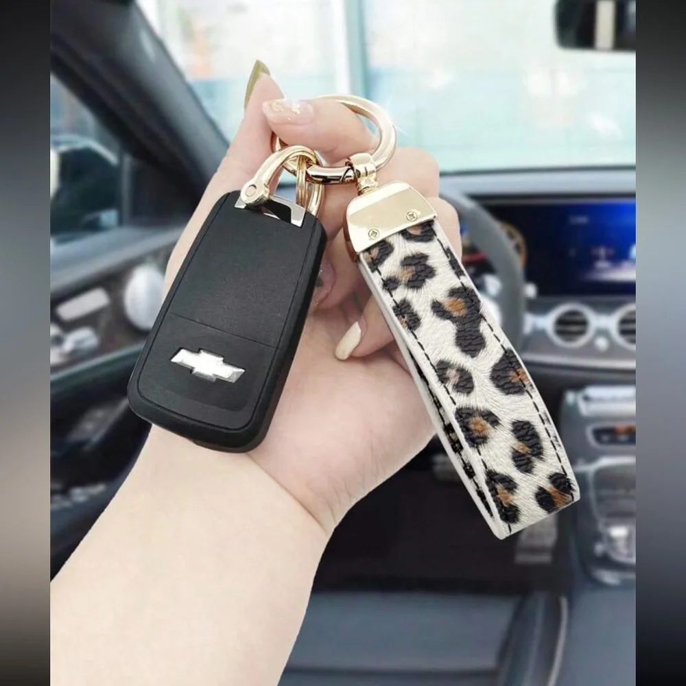 Leopard Print Keychain with Gold Accents - White